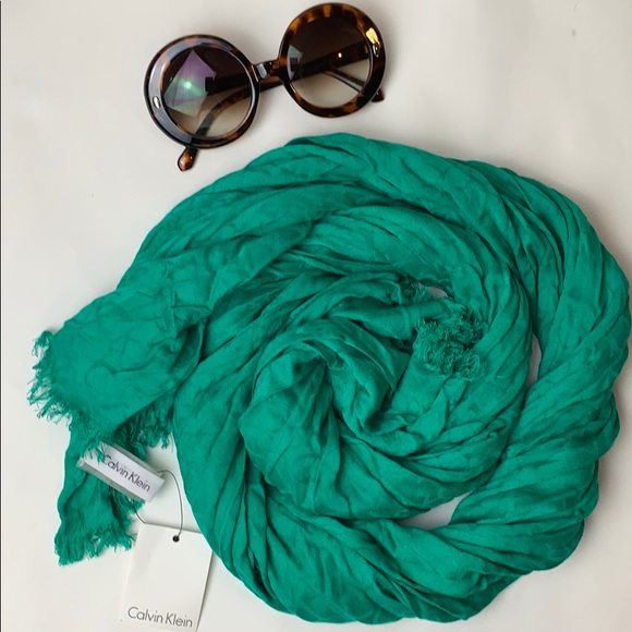 Calvin Klein Accessories - - NEW Calvin Klein scarf